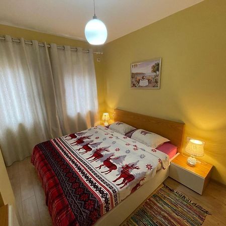 Ergi'S Host Apartment Tirana Bagian luar foto