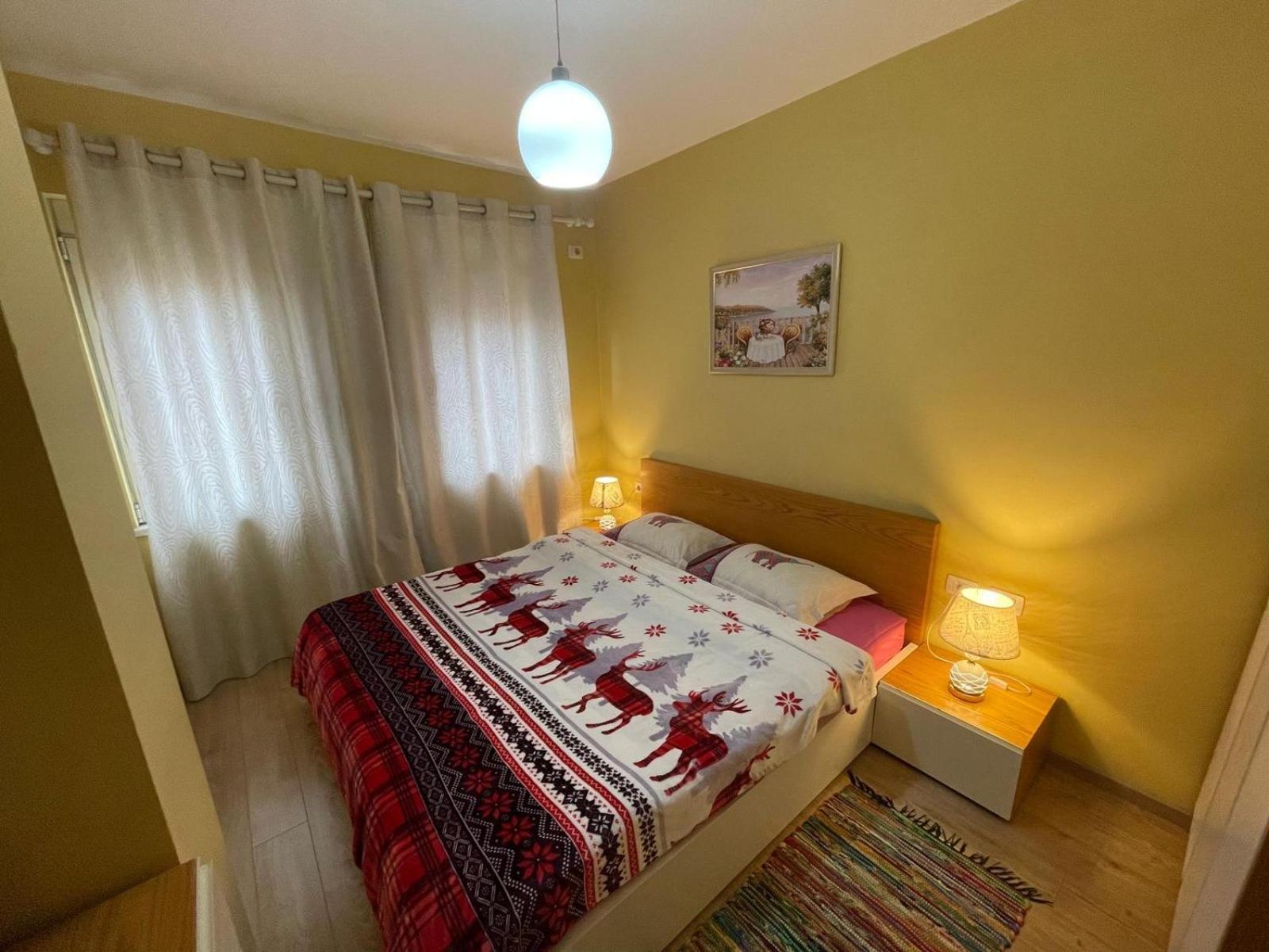 Ergi'S Host Apartment Tirana Bagian luar foto